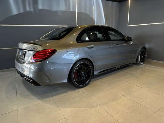 MERCEDES-BENZ-C 63 AMG-4.0 V8 TURBO S GASOLINA SEDAN 4P AUTOMÁTICO MERCEDES-BENZ-C 63 AMG-2015