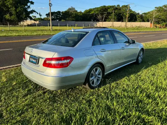 MERCEDES-BENZ-E 250-1.8 CGI AVANTGARDE 16V GASOLINA 4P AUTOMÁTICO MERCEDES-BENZ-E 250-2011