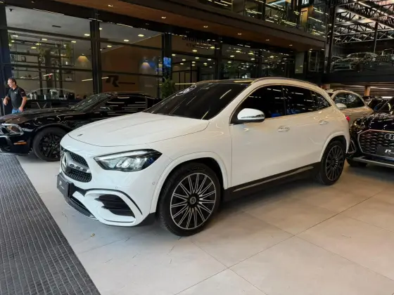 MERCEDES-BENZ GLA 200 1.3 MHEV AMG LINE 7G-DCT MERCEDES-BENZ GLA 200 1.3 MHEV AMG LINE 7G-DCT