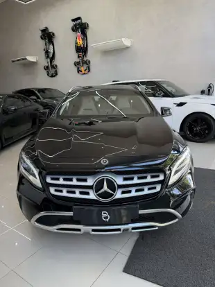 MERCEDES-BENZ-GLA 200-2018