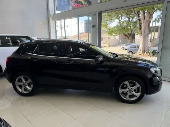 MERCEDES-BENZ-GLA 200-2018