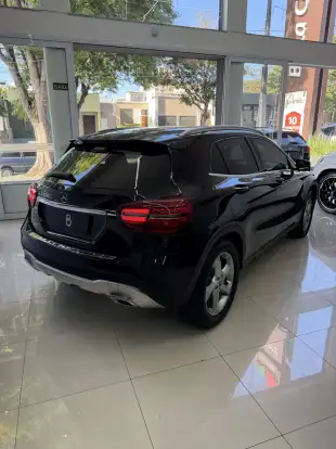 MERCEDES-BENZ-GLA 200-2018
