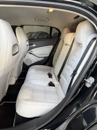 MERCEDES-BENZ-GLA 200-2018