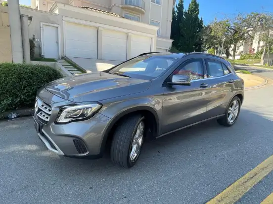 MERCEDES-BENZ-GLA 200-2019