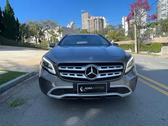 MERCEDES-BENZ-GLA 200-2019
