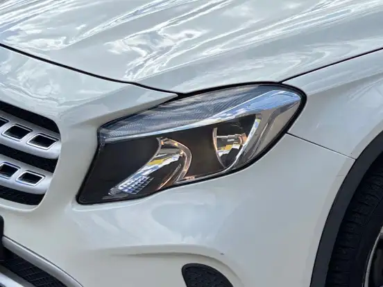 MERCEDES-BENZ-GLA 200-2018