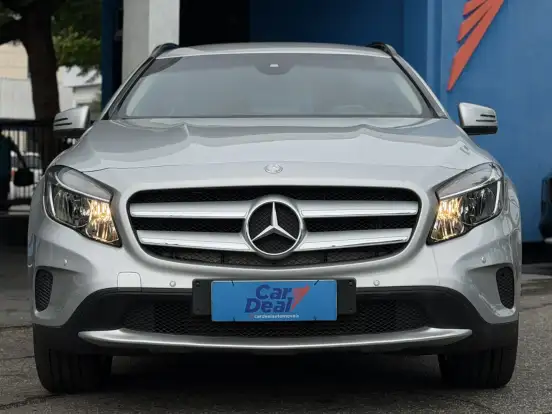 MERCEDES-BENZ-GLA 200-2016