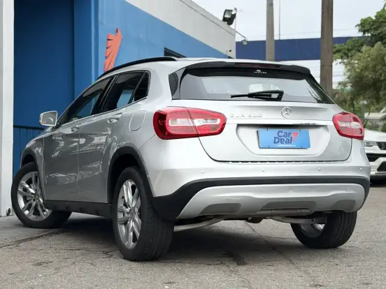 MERCEDES-BENZ-GLA 200-2016