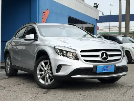 MERCEDES-BENZ-GLA 200-2016