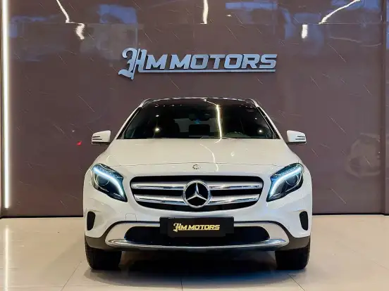 MERCEDES-BENZ-GLA 200-2015