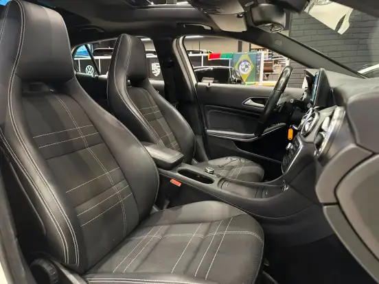 MERCEDES-BENZ-GLA 200-2015
