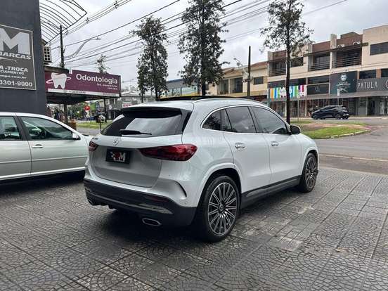 MERCEDES-BENZ-GLA 200-2023