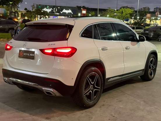 MERCEDES-BENZ-GLA 200-2025