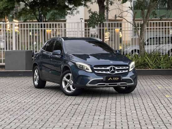 MERCEDES-BENZ-GLA 200-2019
