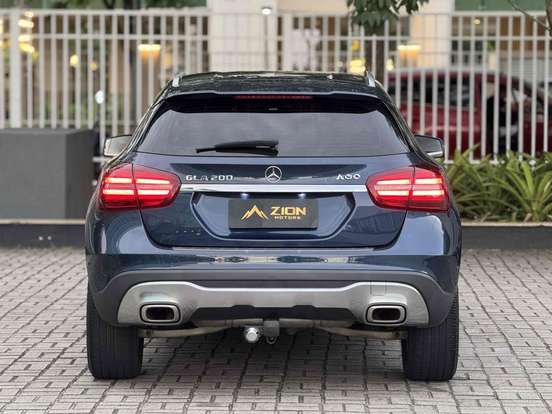 MERCEDES-BENZ-GLA 200-2019