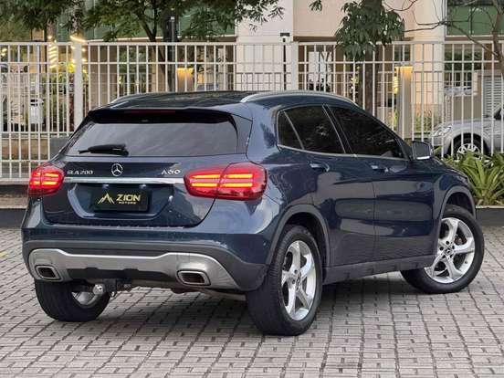 MERCEDES-BENZ-GLA 200-2019