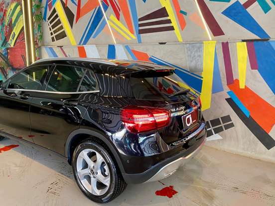 MERCEDES-BENZ-GLA 200-2019