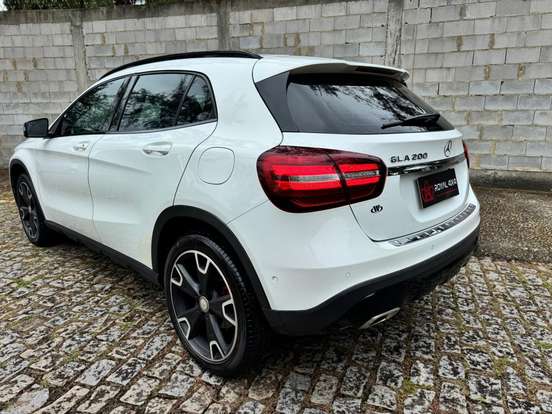 MERCEDES-BENZ-GLA 200-2018