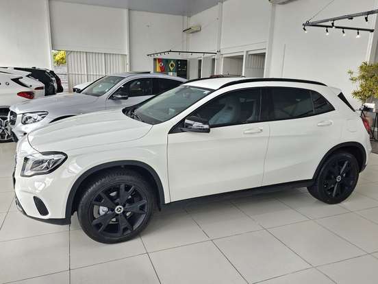 MERCEDES-BENZ-GLA 200-1.6 CGI FLEX NIGHT 7G-DCT MERCEDES-BENZ-GLA 200-2018