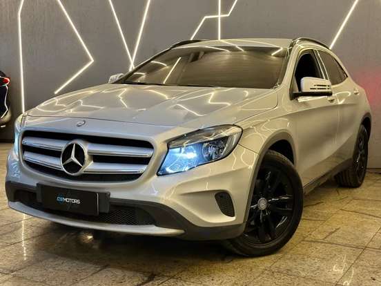MERCEDES-BENZ-GLA 200-2016