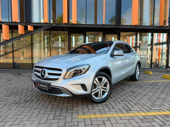 MERCEDES-BENZ GLA 200 1.6 CGI VISION 16V TURBO FLEX 4P AUTOMÁTICO