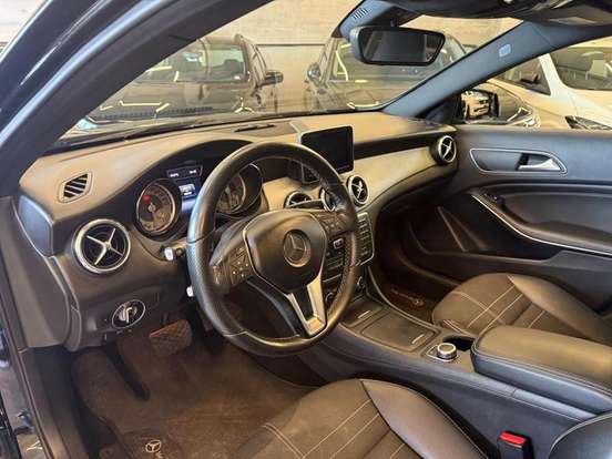MERCEDES-BENZ-GLA 200-1.6 CGI VISION 16V TURBO GASOLINA 4P AUTOMÁTICO MERCEDES-BENZ-GLA 200-2015