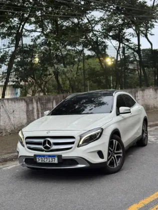 MERCEDES-BENZ GLA 250 2.0 16V TURBO GASOLINA VISION 4P AUTOMÁTICO MERCEDES-BENZ GLA 250 2.0 16V TURBO GASOLINA VISION 4P AUTOMÁTICO