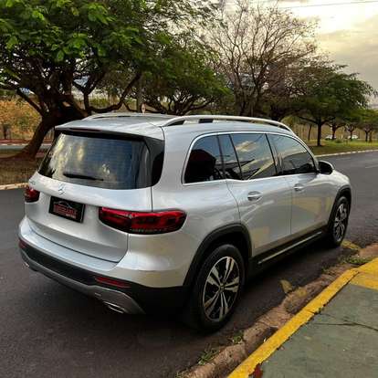 MERCEDES-BENZ-GLB 200-2021