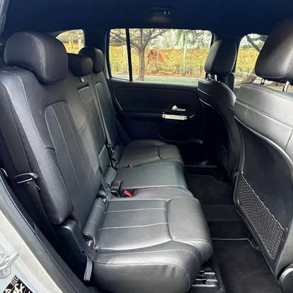 MERCEDES-BENZ-GLB 200-2021