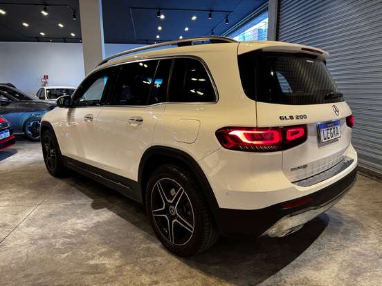 MERCEDES-BENZ-GLB 200-2020