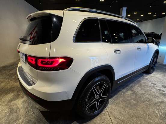 MERCEDES-BENZ-GLB 200-2020