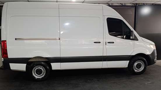 MERCEDES-BENZ-SPRINTER-2021