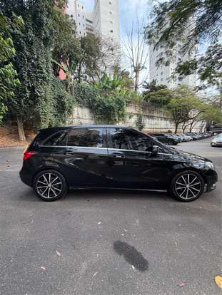 MERCEDES-BENZ-B 200-2013