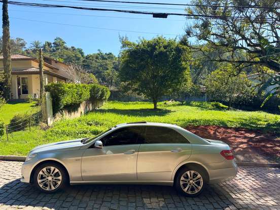 MERCEDES-BENZ-E 500-2010