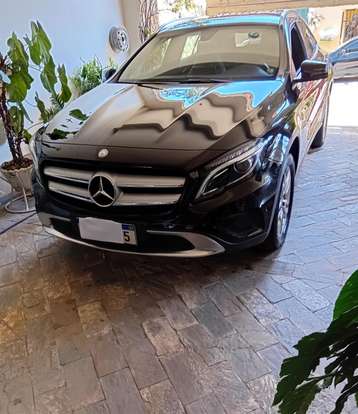 MERCEDES-BENZ-GLA 200-2016