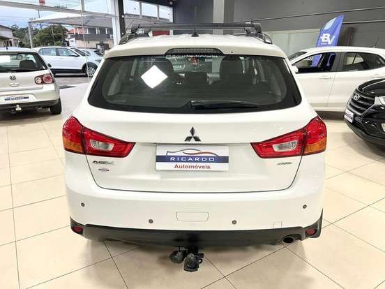 MITSUBISHI-ASX-2014