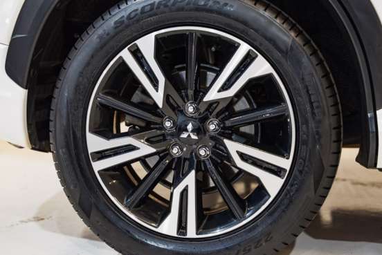 MITSUBISHI-ECLIPSE CROSS-2024