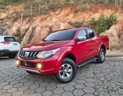 MITSUBISHI L200 TRITON 2.4 16V TURBO DIESEL SPORT HPE CD 4P 4X4 AUTOMÁTICO MITSUBISHI L200 TRITON 2.4 16V TURBO DIESEL SPORT HPE CD 4P 4X4 AUTOMÁTICO