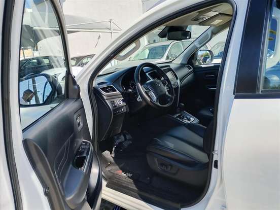 MITSUBISHI-L200 TRITON-2.4 16V TURBO DIESEL SPORT HPE CD 4P 4X4 AUTOMÁTICO MITSUBISHI-L200 TRITON-2024