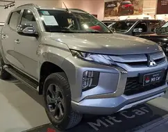 MITSUBISHI L200 TRITON 2.4 16V TURBO DIESEL SPORT HPE CD 4P 4X4 AUTOMÁTICO MITSUBISHI L200 TRITON 2.4 16V TURBO DIESEL SPORT HPE CD 4P 4X4 AUTOMÁTICO