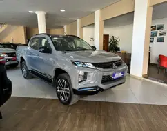 MITSUBISHI L200 TRITON 2.4 16V TURBO DIESEL SPORT HPE-S URBAN CD 4P 4X4 AUTOMÁTICO MITSUBISHI L200 TRITON 2.4 16V TURBO DIESEL SPORT HPE-S URBAN CD 4P 4X4 AUTOMÁTICO