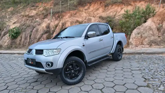 MITSUBISHI L200 TRITON 3.2 HPE 4X4 CD 16V TURBO INTERCOOLER DIESEL 4P AUTOMÁTICO