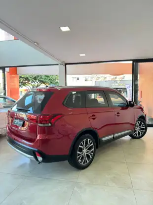 MITSUBISHI-OUTLANDER-2015