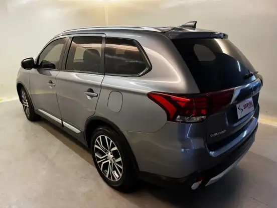 MITSUBISHI-OUTLANDER-2016