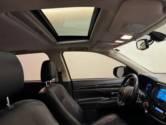 MITSUBISHI-OUTLANDER-2016