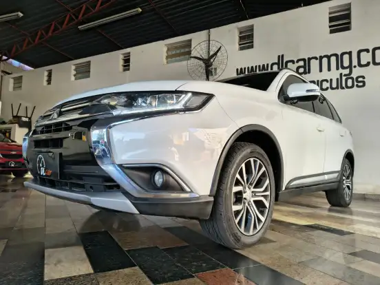 MITSUBISHI-OUTLANDER-2.0 16V GASOLINA 4P AUTOMÁTICO MITSUBISHI-OUTLANDER-2015