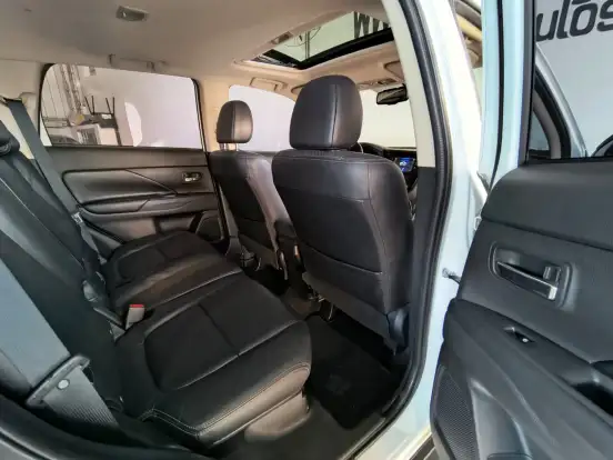 MITSUBISHI-OUTLANDER-2.0 16V GASOLINA 4P AUTOMÁTICO MITSUBISHI-OUTLANDER-2015