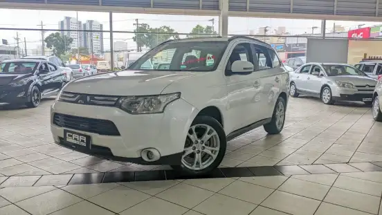 MITSUBISHI-OUTLANDER-2014