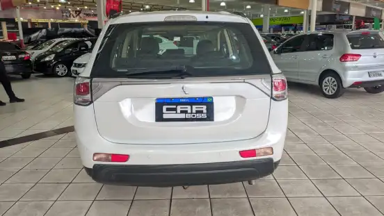 MITSUBISHI-OUTLANDER-2.0 16V GASOLINA 4P AUTOMÁTICO MITSUBISHI-OUTLANDER-2014