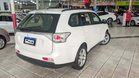 MITSUBISHI-OUTLANDER-2014